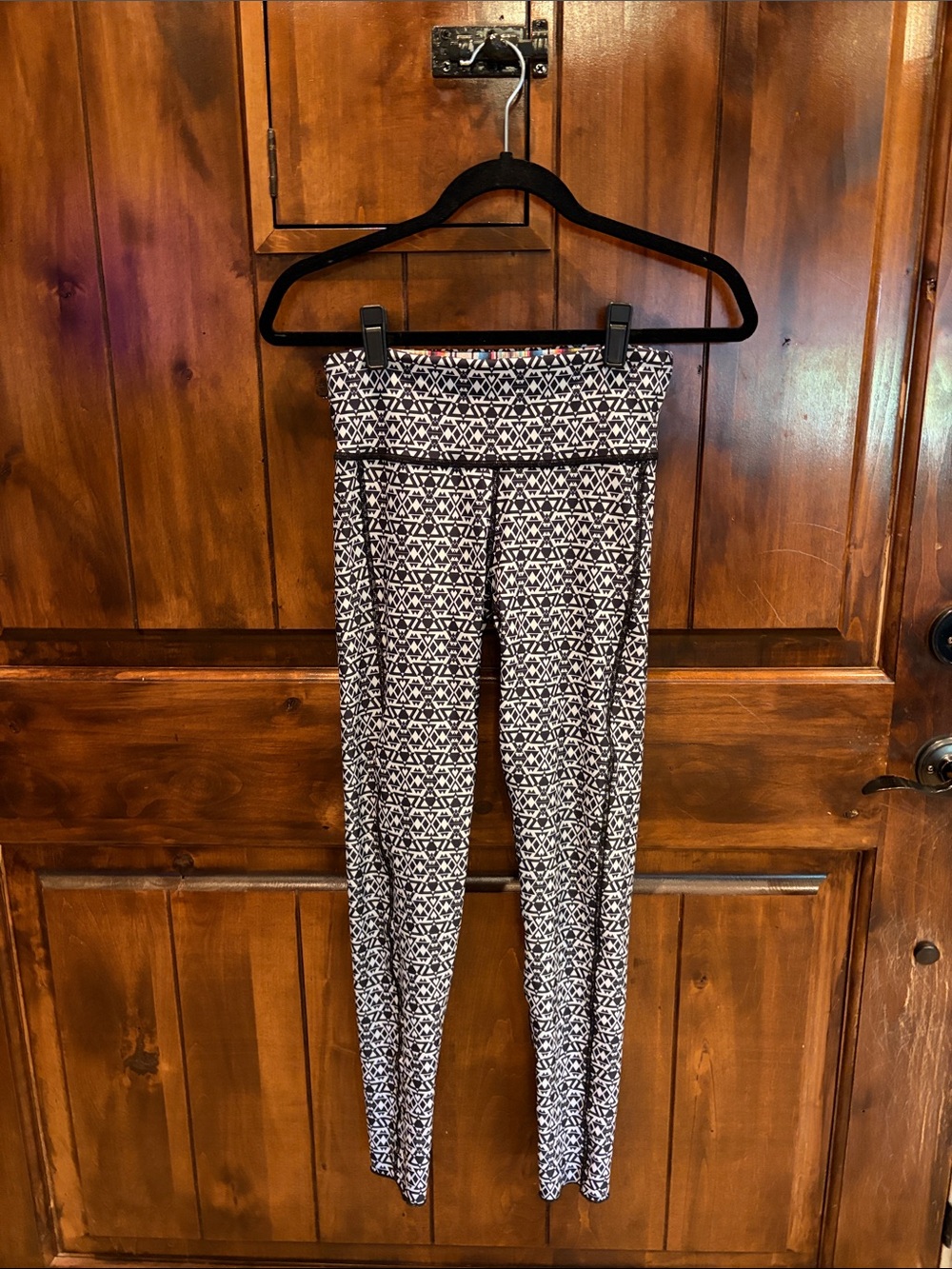 🖤🤍 Hottie Yoga Wear Reversible Black & White Geometric/Bright Stripes Leggings